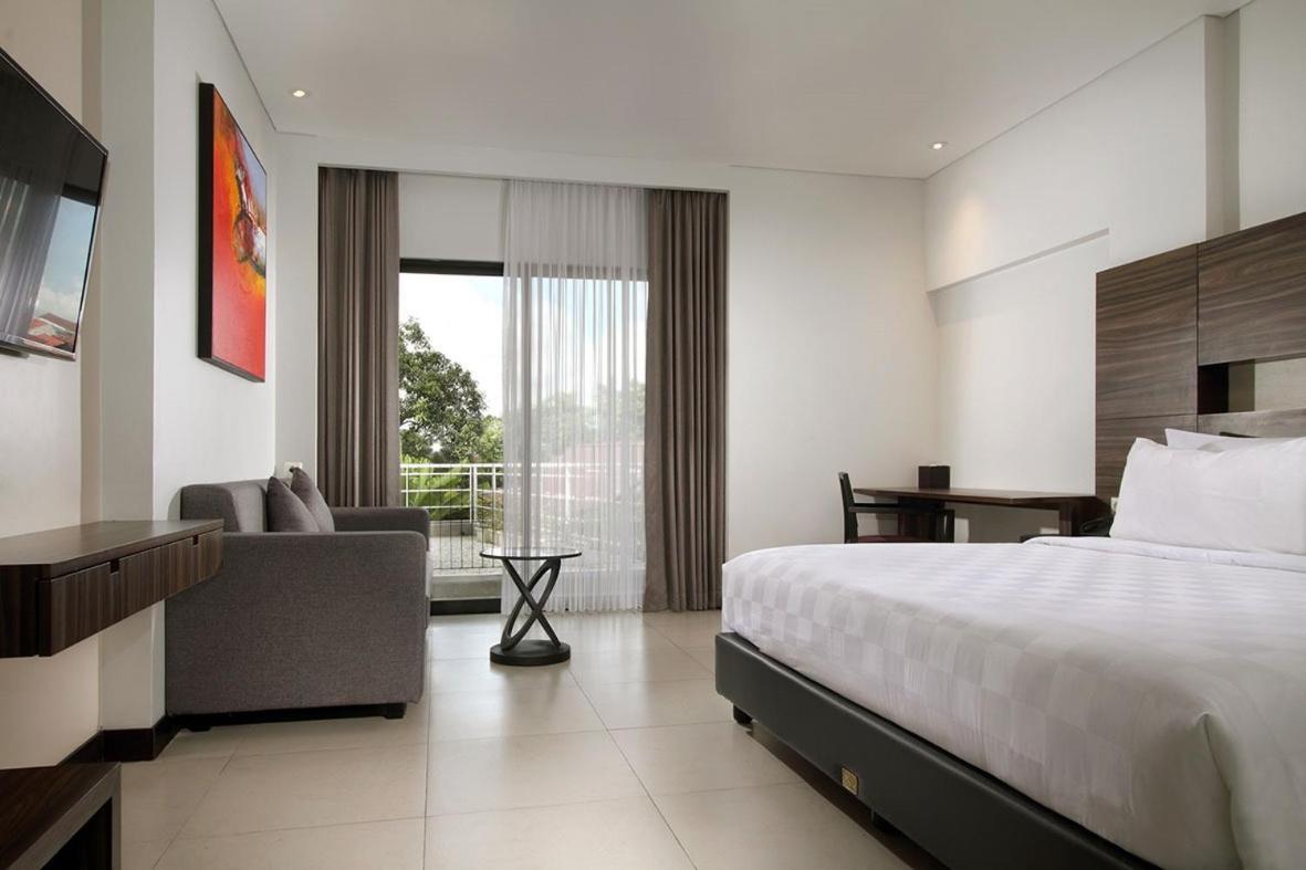 Helios Hotel & Convention Watampone Bagian luar foto